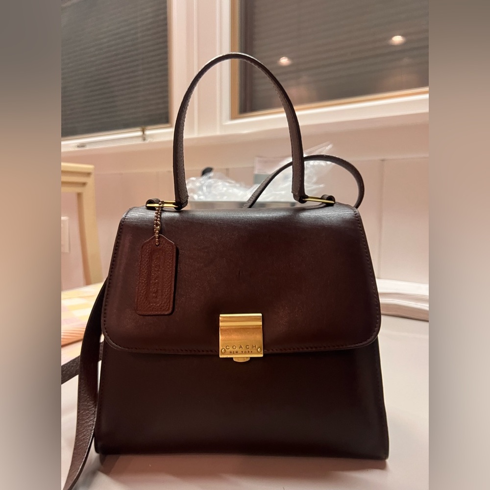 SOLD!! Coach Italy